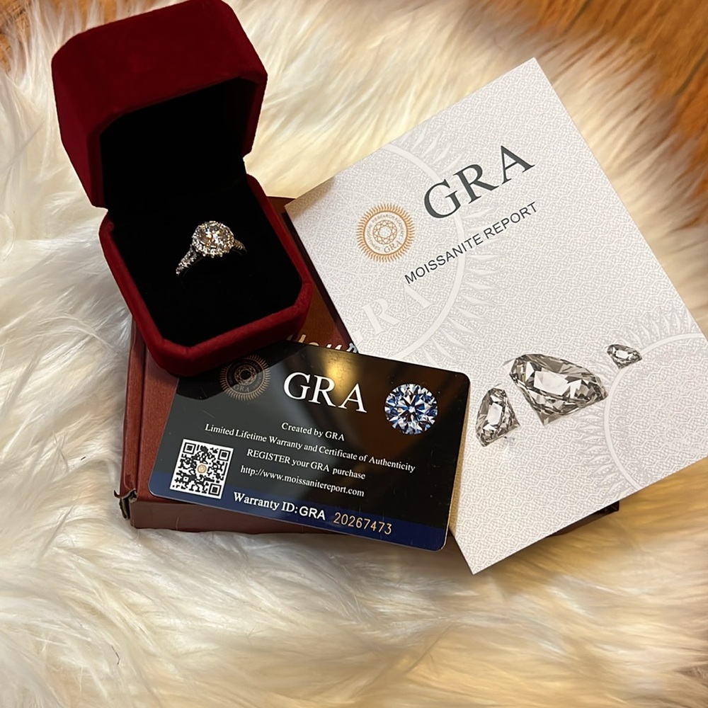 NEW💍2 Carat 925 Sterling Silver Moissanite Diamond 18K White Gold Plated… - Picture 9 of 17